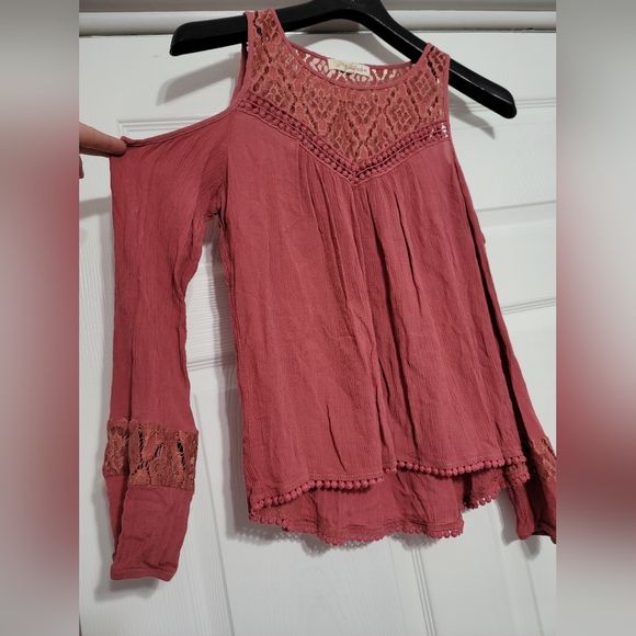 Rewind Womens Pink Long Sleeve Cold Shoulder Pullover Blouse Top Size Medium - Picture 1 of 9